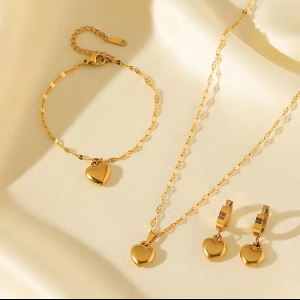 Gold Heart Jewelry Set